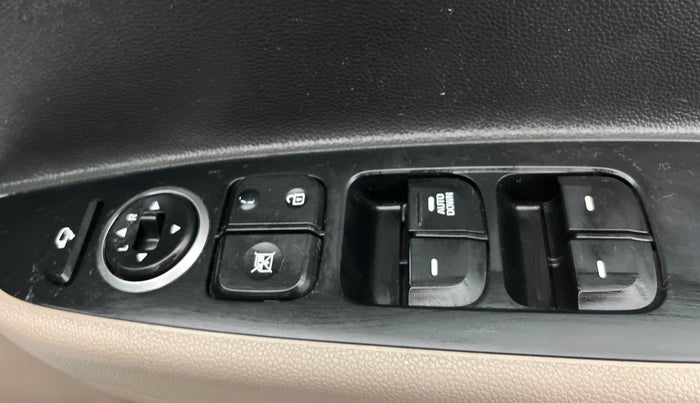 2014 Hyundai Xcent SX 1.2 (O), Petrol, Manual, 48,801 km, Driver Side Door Panels Control