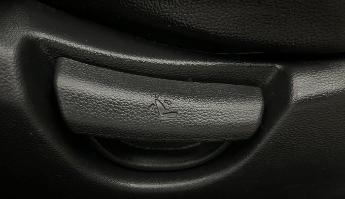 2014 Hyundai Xcent SX 1.2 (O), Petrol, Manual, 48,801 km, Driver Side Adjustment Panel