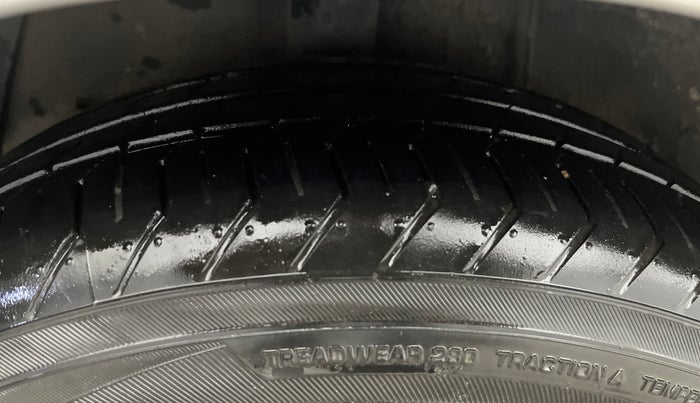 2014 Hyundai Xcent SX 1.2 (O), Petrol, Manual, 48,801 km, Right Rear Tyre Tread