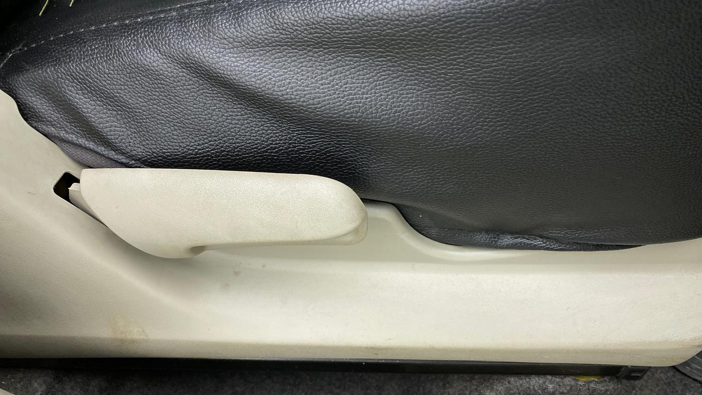 2015 Maruti Celerio VXI d, Petrol, Manual, 19,970 km, Driver Side Adjustment Panel