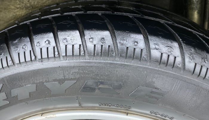 2015 Maruti Celerio VXI d, Petrol, Manual, 19,970 km, Left Rear Tyre Tread