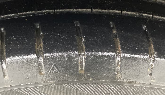 2018 Maruti Ciaz ALPHA  AT 1.5 SHVS PETROL, Petrol, Automatic, 35,118 km, Right Rear Tyre Tread