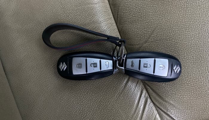 2018 Maruti Ciaz ALPHA  AT 1.5 SHVS PETROL, Petrol, Automatic, 35,118 km, Key Close Up