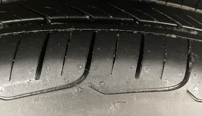 2018 Maruti Ciaz ALPHA  AT 1.5 SHVS PETROL, Petrol, Automatic, 35,118 km, Left Rear Tyre Tread