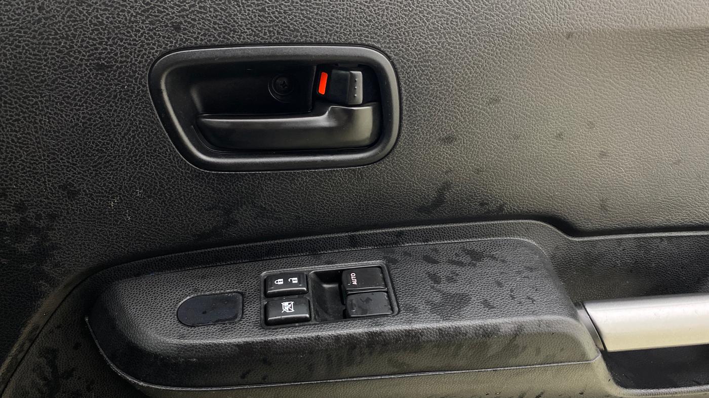 2021 Maruti IGNIS SIGMA 1.2, Petrol, Manual, 45,534 km, Driver Side Door Panels Control