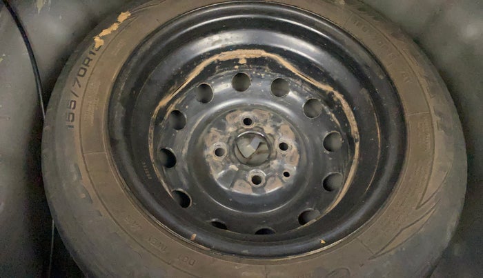 2018 Hyundai Eon MAGNA +, Petrol, Manual, 1,09,456 km, Spare Tyre