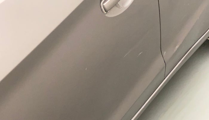 2012 Honda Brio 1.2 V MT I VTEC, Petrol, Manual, 32,061 km, Front passenger door - Minor scratches