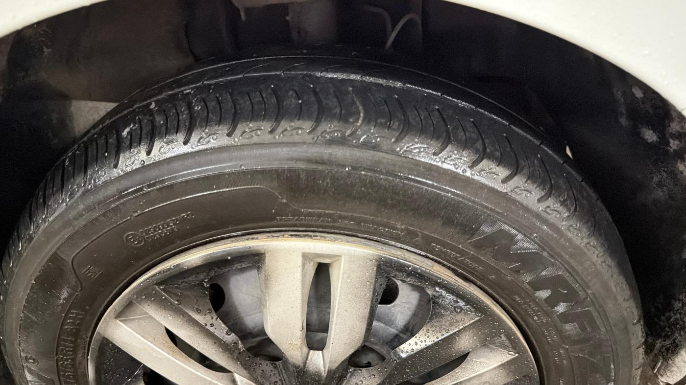 2022 Tata TIGOR XZ CNG, CNG, Manual, 82,228 km, Right Front Tyre Tread