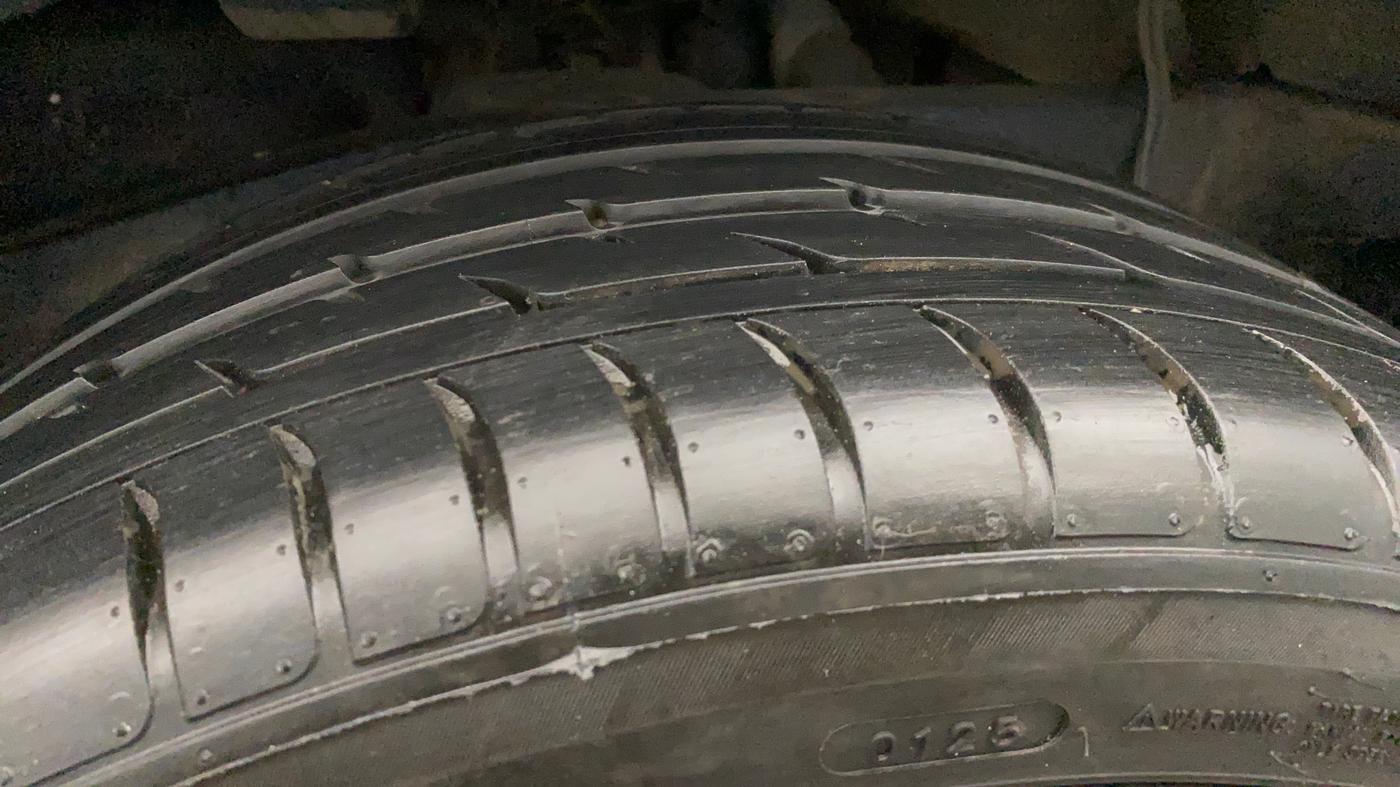 2023 Maruti JIMNY ALPHA ALL GRIP PRO MT, Petrol, Manual, 24,188 km, Left Rear Tyre Tread