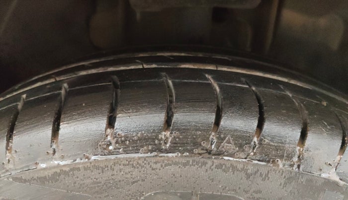2018 Tata Tiago XT PETROL, Petrol, Manual, 54,381 km, Right Front Tyre Tread