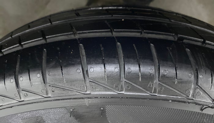 2018 Maruti Alto 800 LXI, Petrol, Manual, 12,028 km, Right Front Tyre Tread