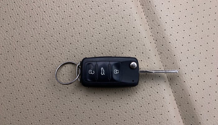 2017 Volkswagen Vento HIGHLINE 1.6 MPI, Petrol, Manual, 17,171 km, Key Close Up