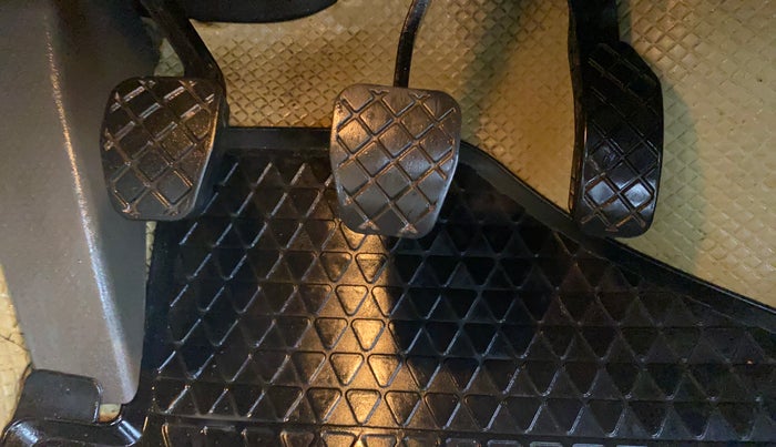 2017 Volkswagen Vento HIGHLINE 1.6 MPI, Petrol, Manual, 17,171 km, Pedals