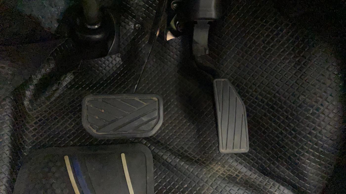 2021 Maruti IGNIS ZETA 1.2 AMT, Petrol, Automatic, 24,666 km, Pedals