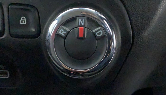 2018 Renault Kwid RXT 1.0 EASY-R AT OPTION, CNG, Automatic, 23,665 km, Gear Lever