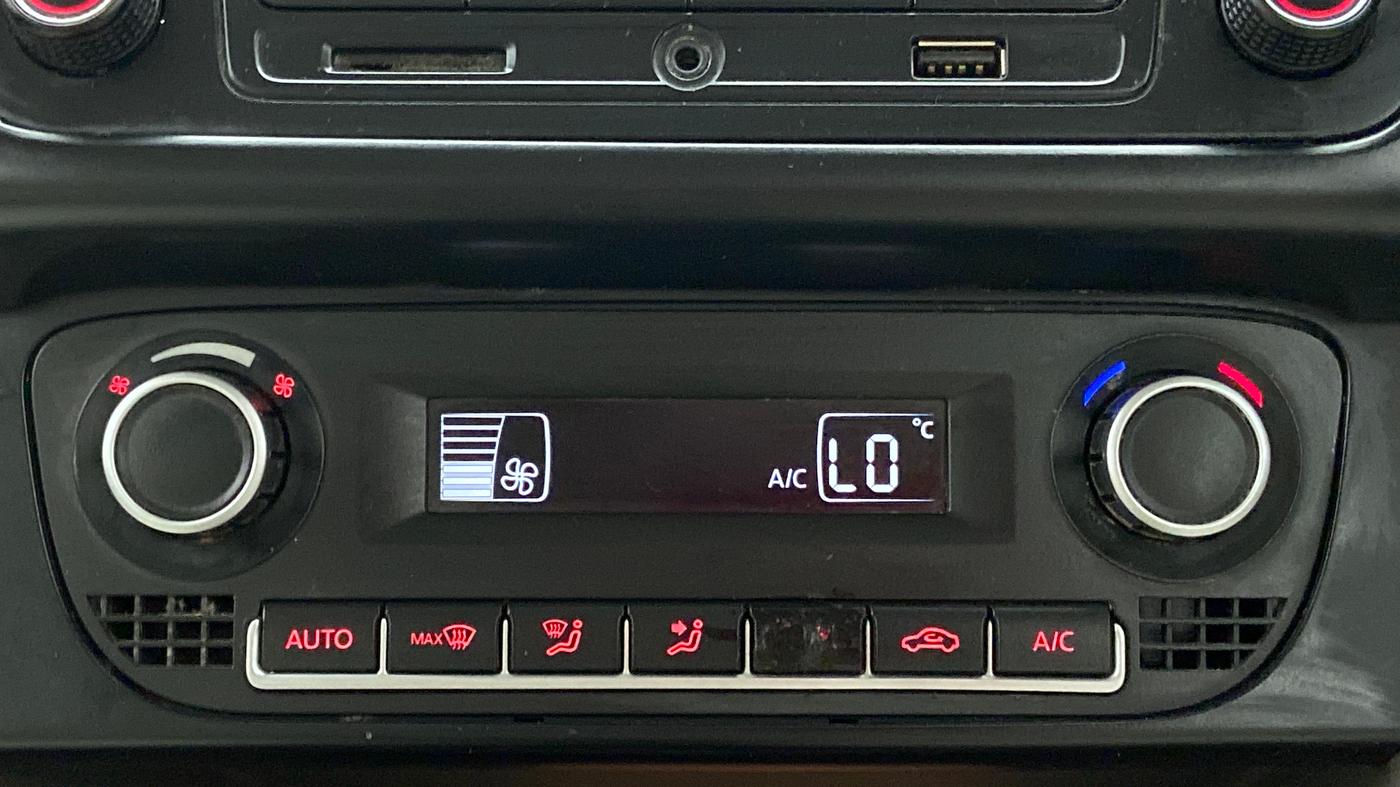 2014 Volkswagen Vento COMFORTLINE MT PETROL, Petrol, Manual, 45,321 km, Automatic Climate Control