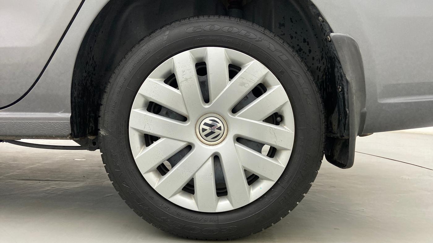 2014 Volkswagen Vento COMFORTLINE MT PETROL, Petrol, Manual, 45,321 km, Left Rear Wheel