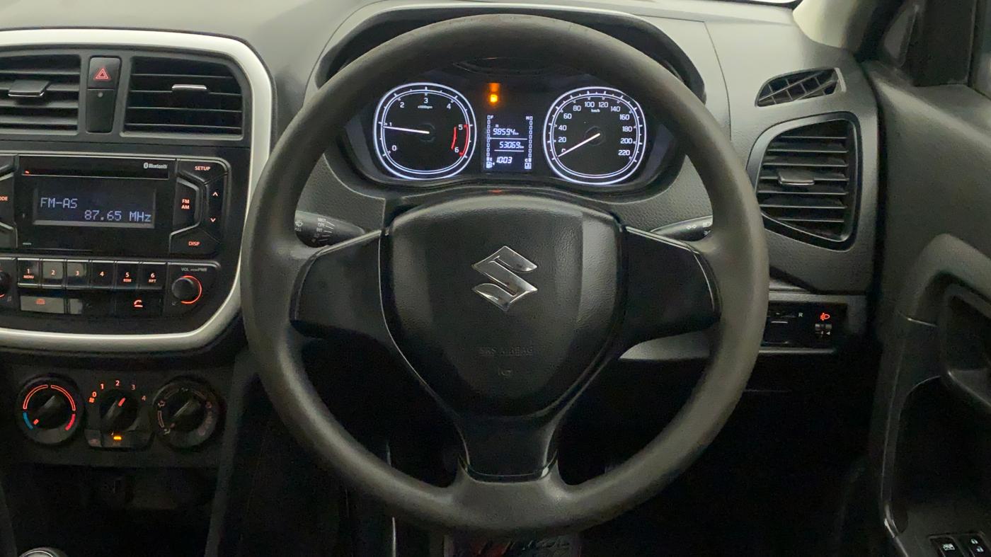 2017 Maruti Vitara Brezza VDI, Diesel, Manual, 53,293 km, Steering Wheel Close Up