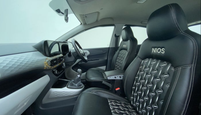 2020 Hyundai GRAND I10 NIOS SPORTZ PETROL, Petrol, Manual, 30,902 km, Right Side Front Door Cabin