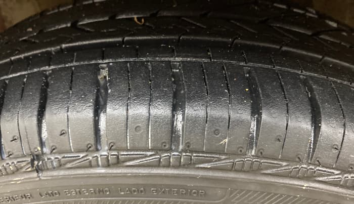2014 Maruti Celerio VXI AMT, Petrol, Automatic, 49,450 km, Left Front Tyre Tread