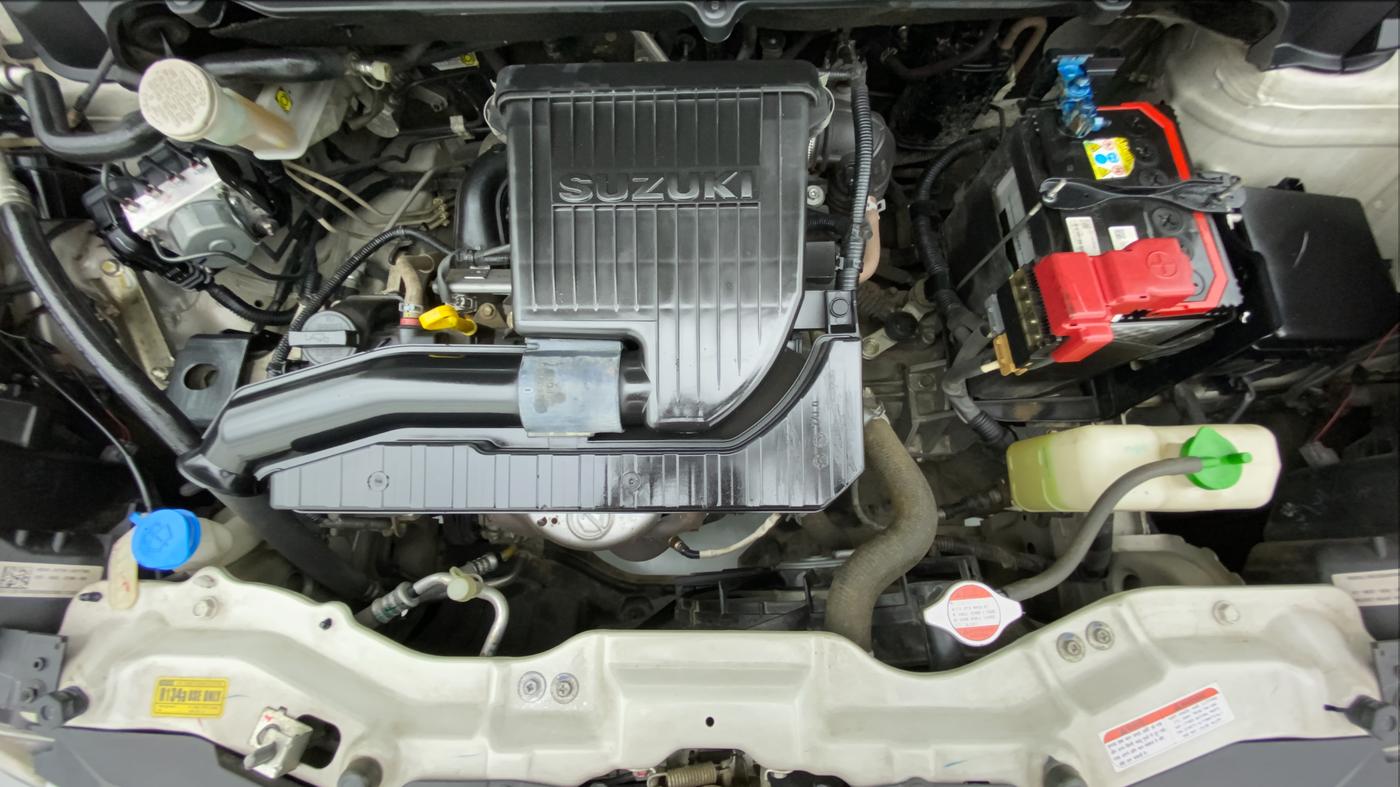 2017 Maruti Ertiga VXI ABS, Petrol, Manual, 17,813 km, Engine Bonet View