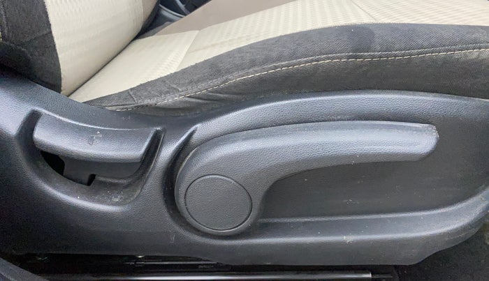 2019 Hyundai Elite i20 ASTA 1.2 (O), Petrol, Manual, 34,545 km, Driver Side Adjustment Panel