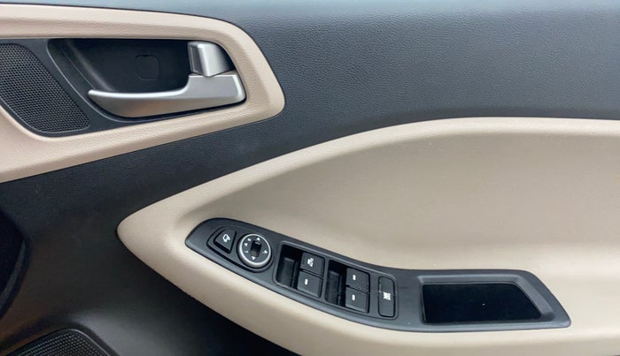 2019 Hyundai Elite i20 ASTA 1.2 (O), Petrol, Manual, 34,545 km, Driver Side Door Panels Control