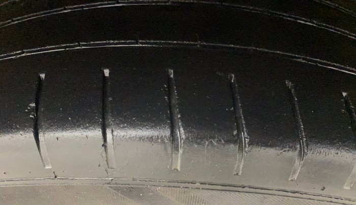 2019 Hyundai Elite i20 ASTA 1.2 (O), Petrol, Manual, 34,545 km, Right Front Tyre Tread