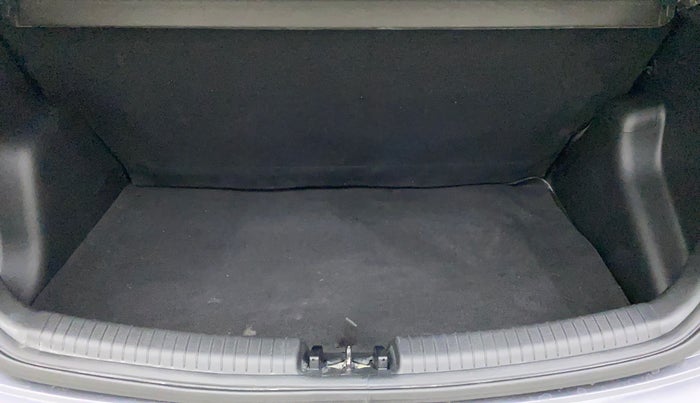 2017 Hyundai Grand i10 SPORTZ (O) AT 1.2 KAPPA VTVT, Petrol, Automatic, 68,719 km, Boot Inside