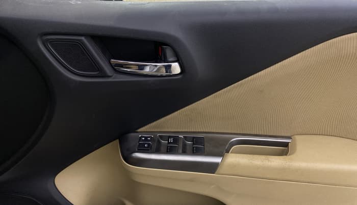 2016 Honda City 1.5L I-VTEC V MT, CNG, Manual, 43,323 km, Driver Side Door Panels Control