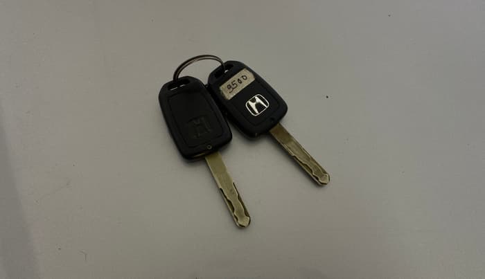 2016 Honda City 1.5L I-VTEC V MT, CNG, Manual, 43,323 km, Key Close Up