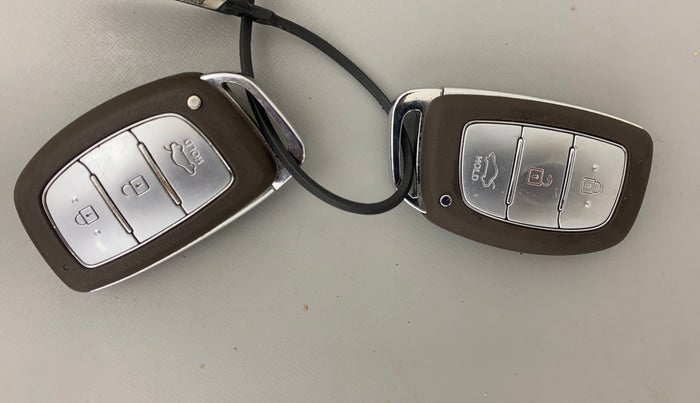 2020 Hyundai AURA SX 1.2, Petrol, Manual, 82,952 km, Key Close Up