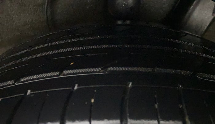 2020 Hyundai AURA SX 1.2, Petrol, Manual, 82,952 km, Left Rear Tyre Tread