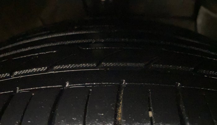 2020 Hyundai AURA SX 1.2, Petrol, Manual, 82,952 km, Right Front Tyre Tread