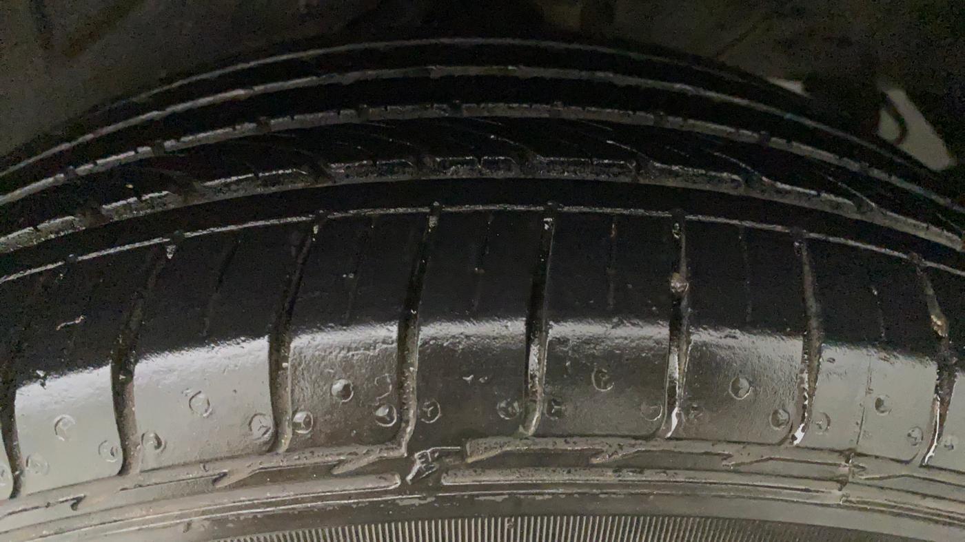 2011 Toyota Corolla Altis J PETROL, Petrol, Manual, 53,181 km, Left Rear Tyre Tread