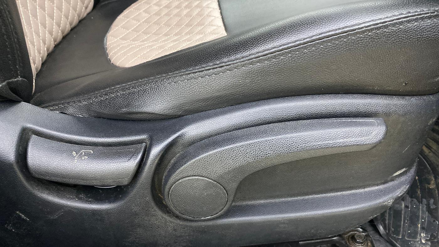 2018 Hyundai Creta SX AT 1.6 PETROL, Petrol, Automatic, 91,966 km, Driver Side Adjustment Panel