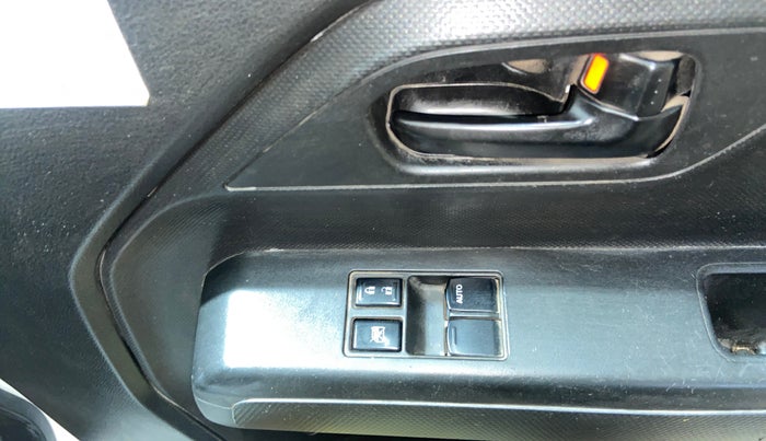 2021 Maruti New Wagon-R LXI CNG (O) 1.0, CNG, Manual, 96,537 km, Driver Side Door Panels Control