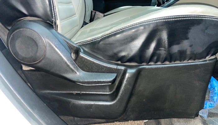 2021 Maruti New Wagon-R LXI CNG (O) 1.0, CNG, Manual, 96,537 km, Driver Side Adjustment Panel