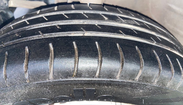 2021 Maruti New Wagon-R LXI CNG (O) 1.0, CNG, Manual, 96,537 km, Left Front Tyre Tread