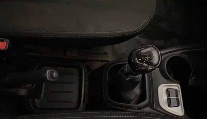 2017 Datsun Redi Go T (O), Petrol, Manual, 55,363 km, Gear Lever