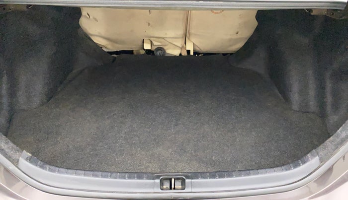 2018 Toyota Corolla Altis G DIESEL, Diesel, Manual, 1,02,279 km, Boot Inside