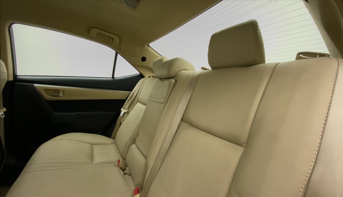 2018 Toyota Corolla Altis G DIESEL, Diesel, Manual, 1,02,279 km, Right Side Rear Door Cabin