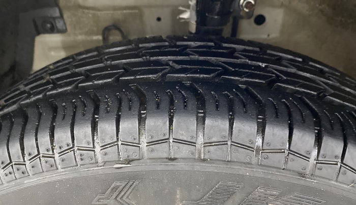 2017 Maruti Swift VXI, Petrol, Manual, 55,262 km, Left Front Tyre Tread