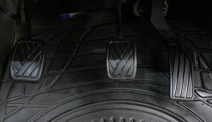 2017 Maruti Swift VXI, Petrol, Manual, 55,262 km, Pedals