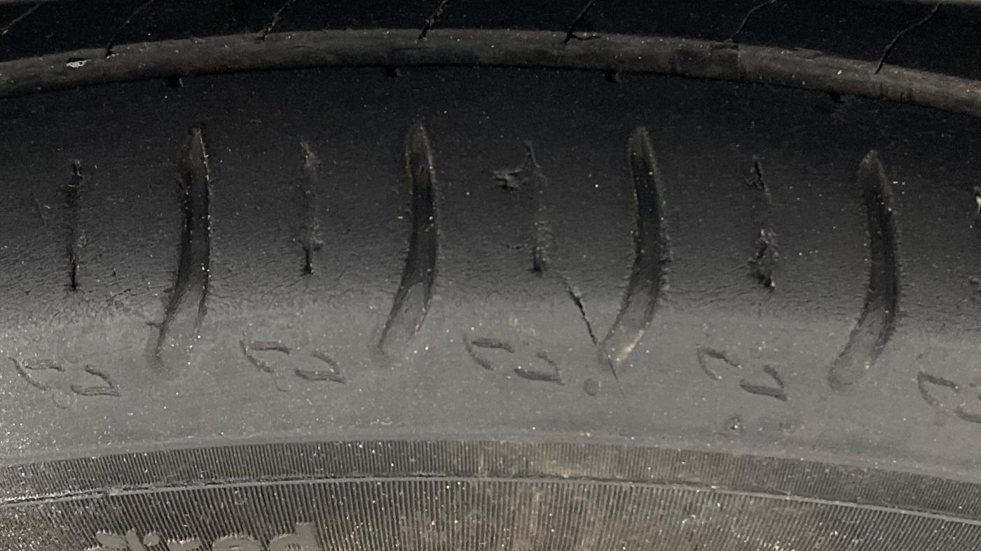 2021 Volkswagen TAIGUN GT PLUS 1.5 TSI DSG, Petrol, Automatic, 90,046 km, Left Rear Tyre Tread