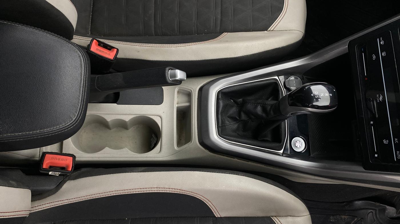 2021 Volkswagen TAIGUN GT PLUS 1.5 TSI DSG, Petrol, Automatic, 90,046 km, Gear Lever