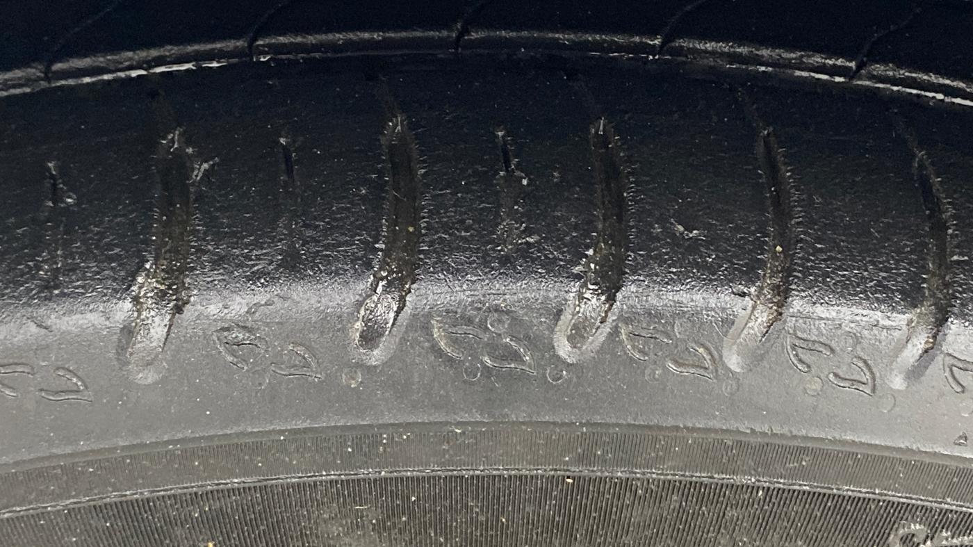 2021 Volkswagen TAIGUN GT PLUS 1.5 TSI DSG, Petrol, Automatic, 90,046 km, Left Front Tyre Tread