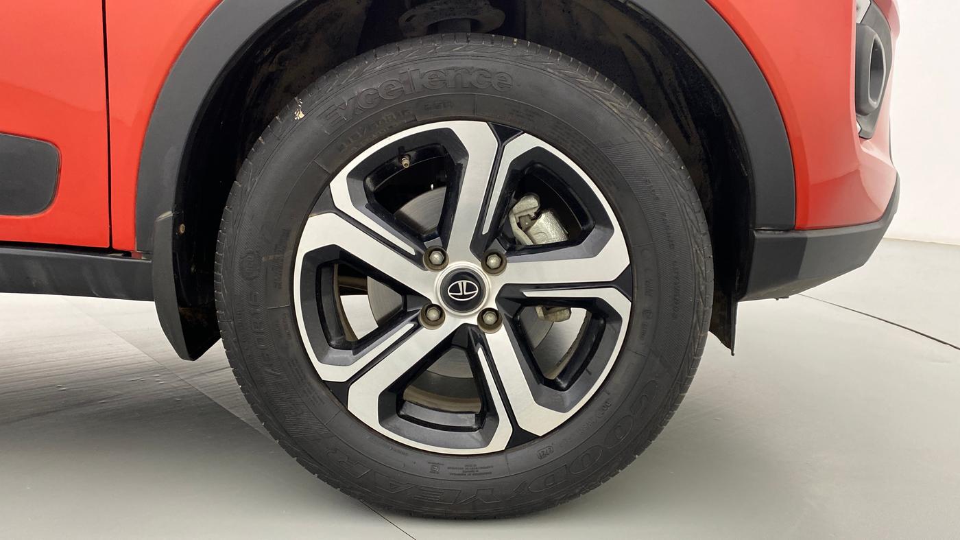 2021 Tata NEXON XZA+ SUNROOF 1.2 RTN, Petrol, Automatic, 12,512 km, Right Front Wheel