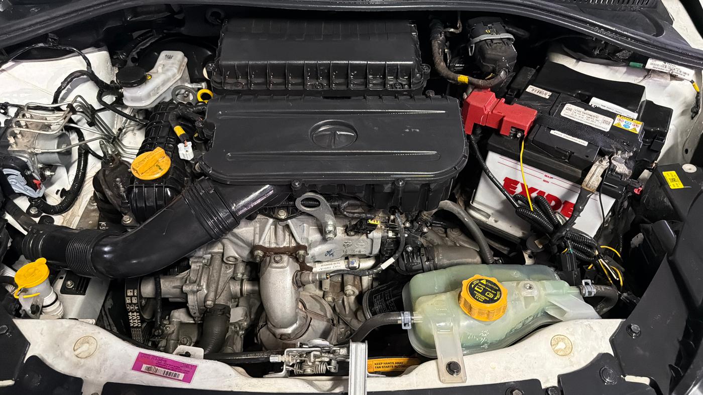 2023 Tata Tiago XT (O) PETROL, Petrol, Manual, 20,901 km, Engine View