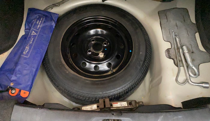 2013 Maruti Swift Dzire VXI, Petrol, Manual, 70,963 km, Spare Tyre